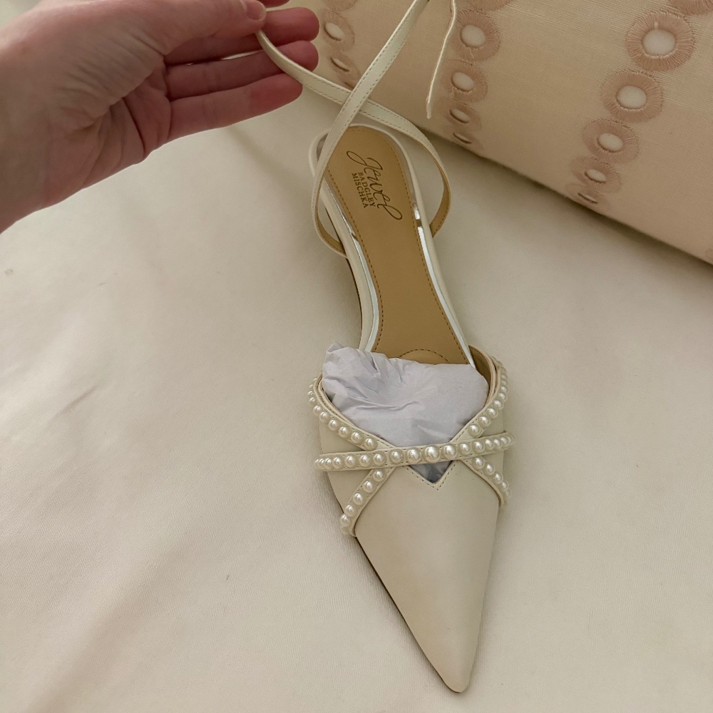 Jewel Badgley Mischka Indra Ankle Strap Pump